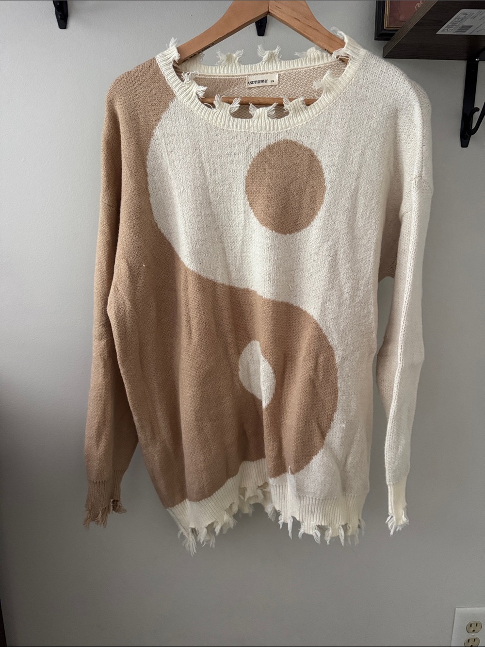 Andtheway Frayed Hem Yin Yang Knit Sweater - Cream & Tan small/medium